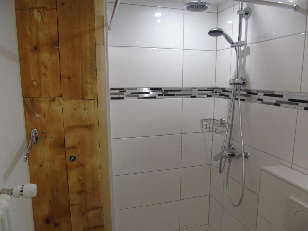 Room'S Chez Beni Grächen Екстериор снимка