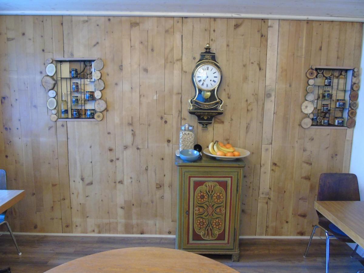 Room'S Chez Beni Grächen Екстериор снимка