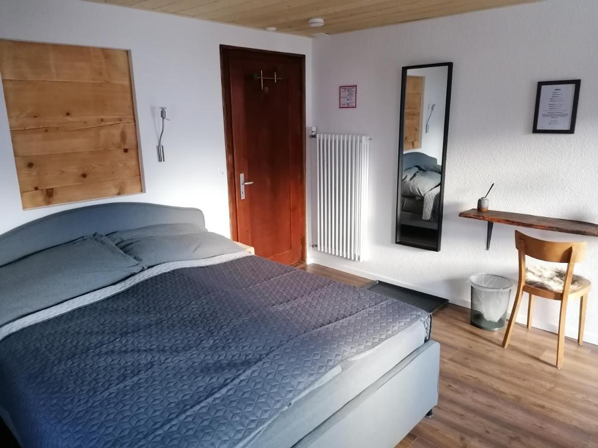 Room'S Chez Beni Grächen Екстериор снимка